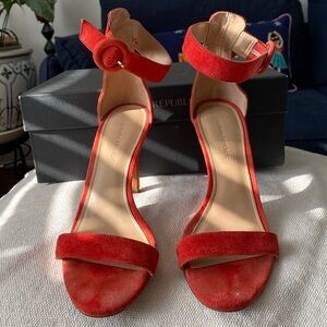 Banana Republic Sude Hells Shoes